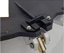 517 mm dry-bulk tanker manhole cover — Cover hinge detail.